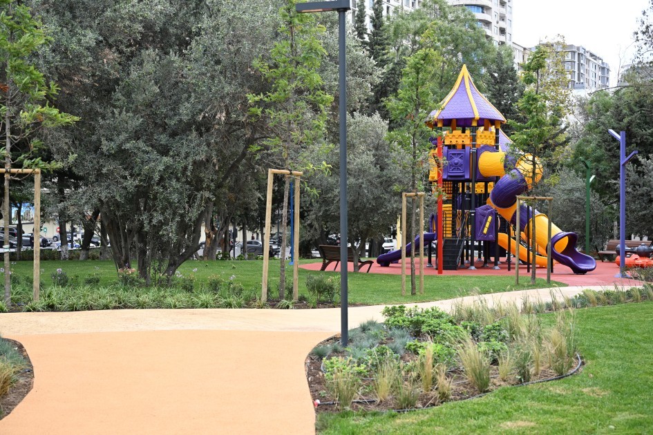 İlham Əliyev və birinci xanım yeni parkın açılışında- FOTOLAR